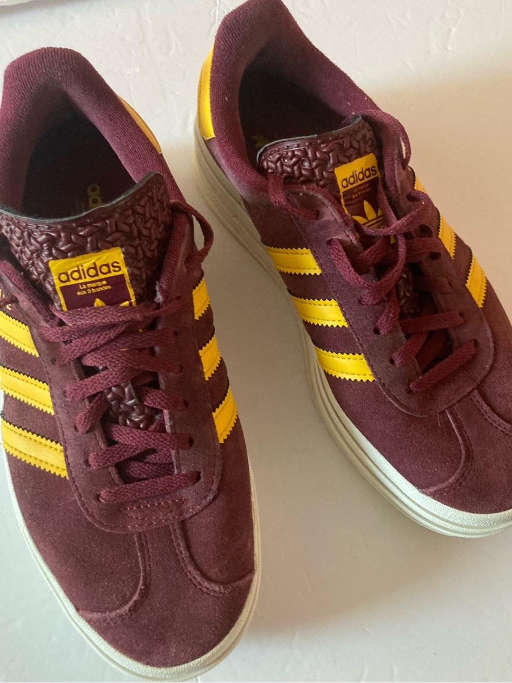 adidas GAZELLE Women’s SZ 7.5 Burgundy Suede Sneakers with Gold Stripes - Picture 12 of 13